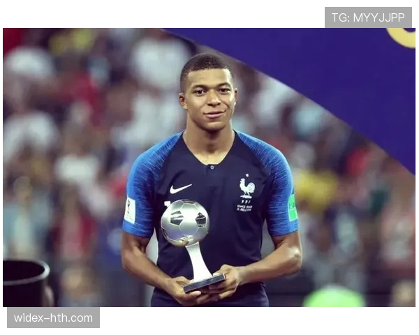 姆巴佩重返克莱枫丹激励青训小将:追梦足球,勇敢启航 姆巴佩重返克莱枫丹激励青训小将:追梦足球,勇敢启航