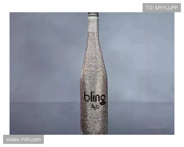 王昶家的冰箱里塞满了能量饮料，连瓶矿泉水都找不到